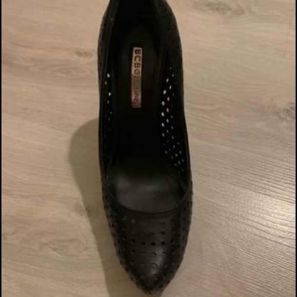 BCBG Platform Heels Black - size 37/6.5 - Picture 5 of 6